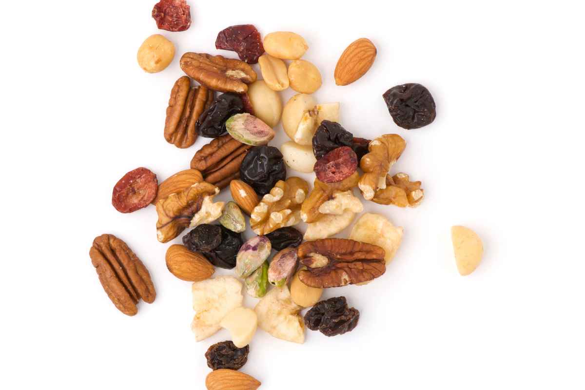 frutta secca su una superficie piana